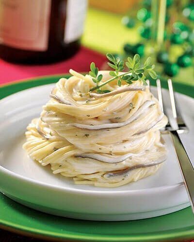 Pasta cremosa con limón y angulas de surimi
