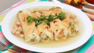 Tacos ahogados rellenos de papa con consomé de garbanzo|Tacos ahogados rellenos de papa con consomé de garbanzo|Tacos ahogados rellenos de papa con consomé de garbanzo|Tacos ahogados rellenos de papa con consomé de garbanzo