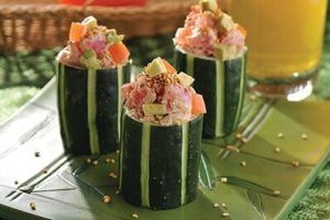 Vasitos de pepino rellenos de atún al chipotle