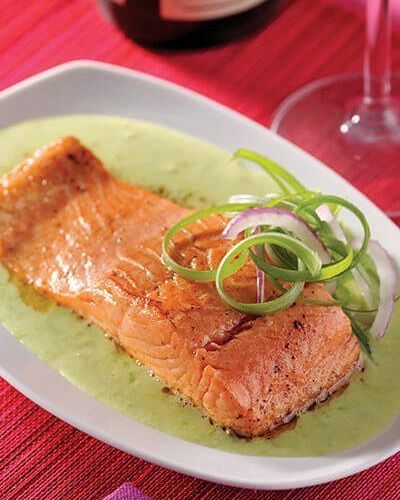 Salmón con curry de hierbas