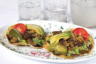 Tostadas de escabeche con hongos