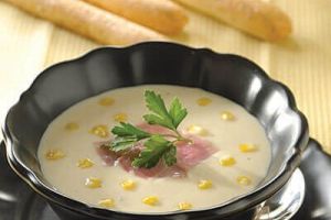 Sopa de elote y jamón