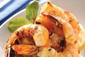 Camarones al ajillo y cítricos