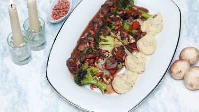 Brócoli al carbón en salsa de vino tinto