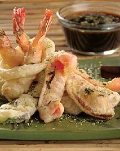 Tempura de camarón y verduras