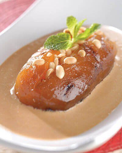 Dulce de camote con salsa de cajeta