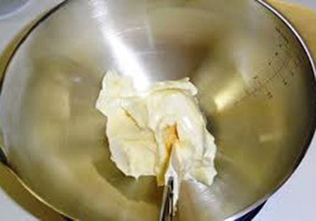 Haz rendir tu mantequilla al momento de engrasar tus moldes