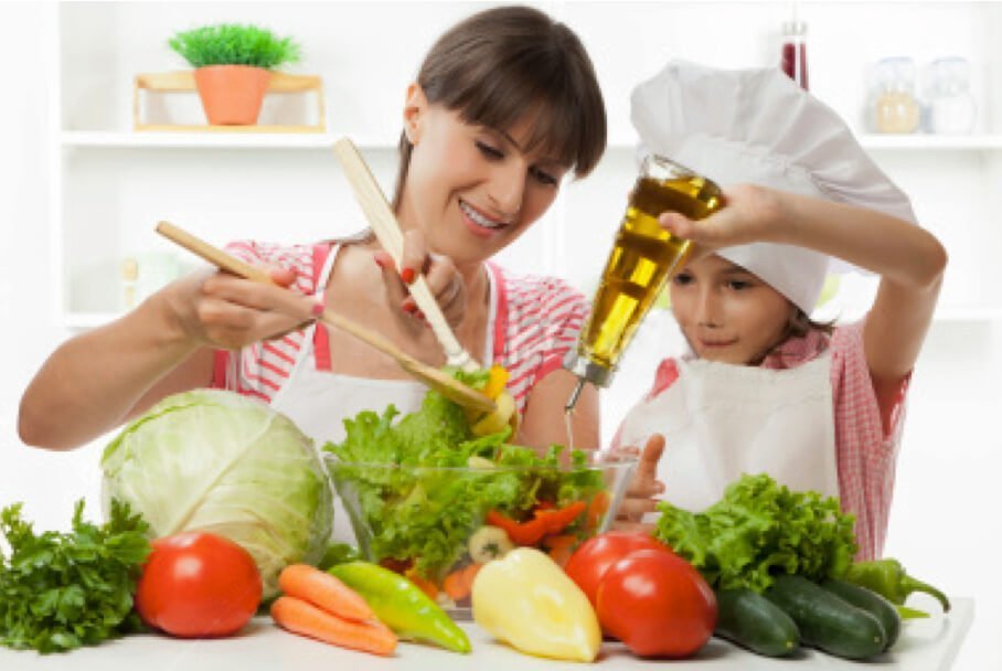 ¿Cómo enseñar a mis hijos a comer con bienestar?