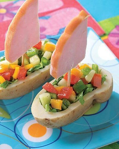 Canoas de papa con ensalada