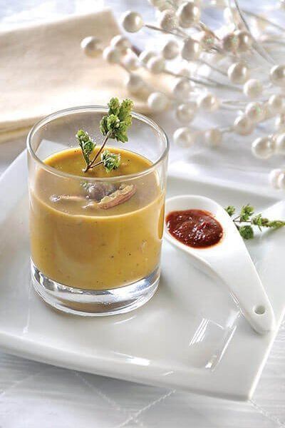 Sopa de castañas al perfume de chipotle