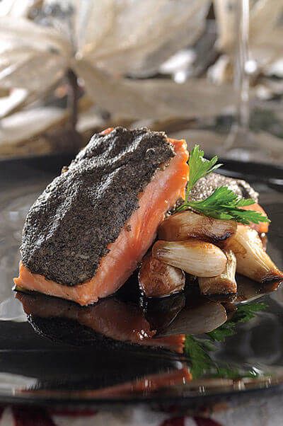 Salmón con costra de aceitunas