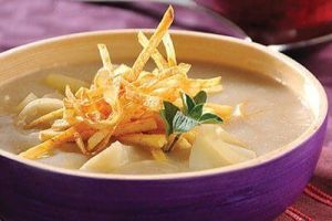 Sopa de papa con poro