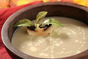 Sopa cremosa de champiñones
