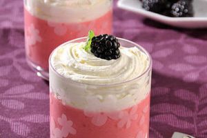 Mousse de frambuesa con crema dulce