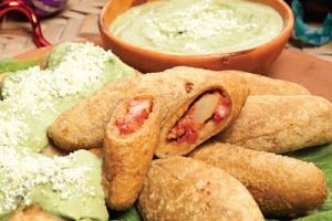 Molotes de papa con chorizo