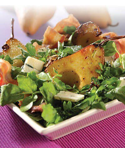 Ensalada de pera con Roquefort y tocino