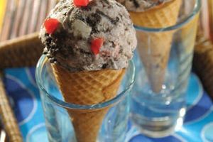 Helado de yogurt con galletas