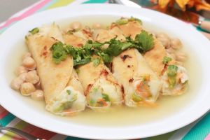 Tacos ahogados rellenos de papa con consomé de garbanzo|Tacos ahogados rellenos de papa con consomé de garbanzo|Tacos ahogados rellenos de papa con consomé de garbanzo|Tacos ahogados rellenos de papa con consomé de garbanzo