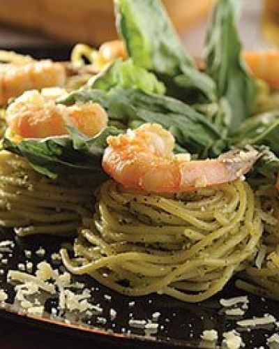 Spaguetti con camarones y pesto de limón