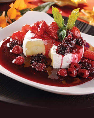 Queso Camembert con frutos rojos