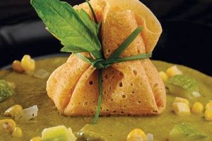 Crepas de calabaza y salsa de chile poblano