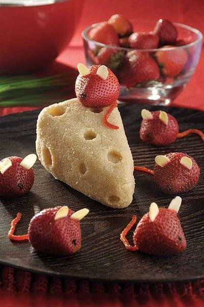 Ratones de fresa con mazapán de almendra