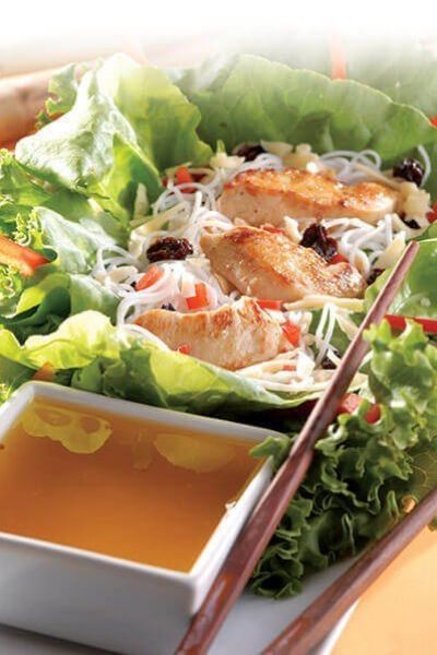 Ensalada de pollo con vinagreta de mostaza y miel