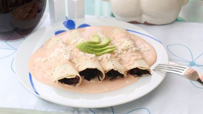 Enchiladas de jamaica en salsa de chipotle|Enchiladas de jamaica en salsa de chipotle|Enchiladas de jamaica en salsa de chipotle|Enchiladas de jamaica en salsa de chipotle