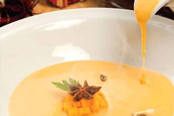 Crema de calabaza con palanqueta de pepitas
