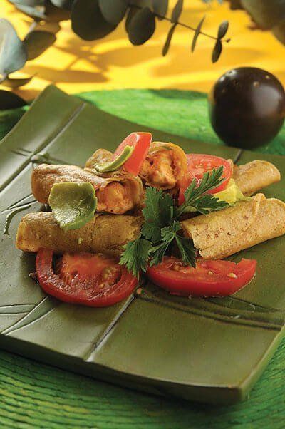 Taquitos de camarón enchipotlados