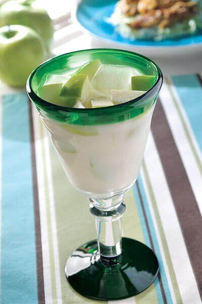 Leche de almendra con manzana verde