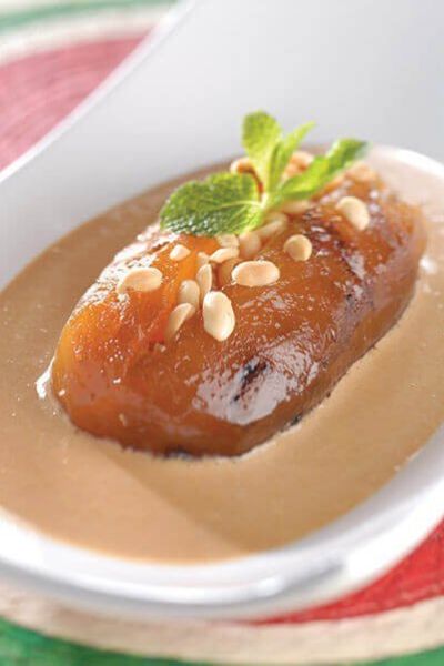 Dulce de camote con salsa de cajeta