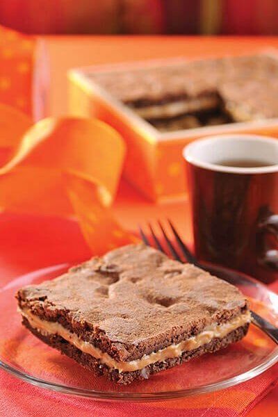 Brownies rellenos de crema de cacahuate