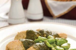 Pechuga de pollo al pesto en epazote