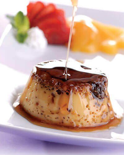 Flan de rompope con pasas