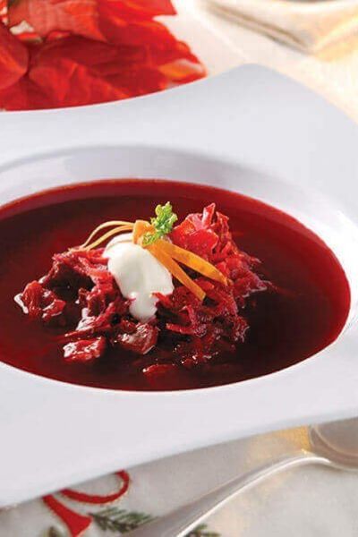 Sopa de betabel con yogurt