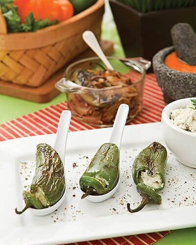 Chiles rellenos de queso azul