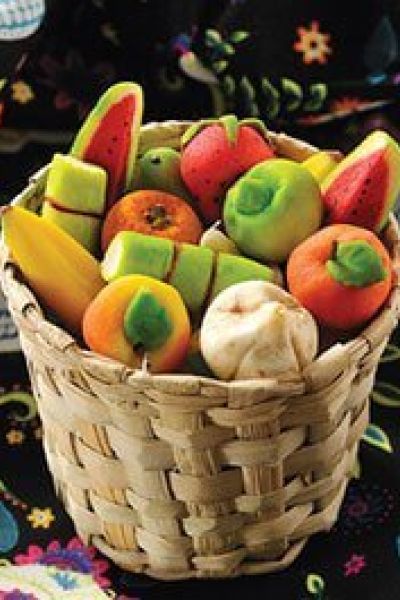 Ofrenda frutal de mazapán de almendras