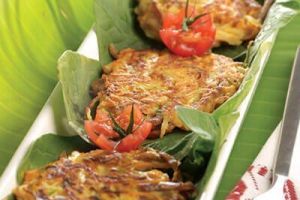 Tortitas de carne deshebrada y verduras