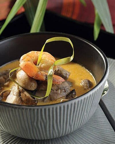 Sopa de coco con camarón