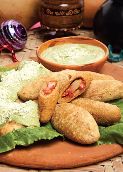 Molotes de papa con chorizo