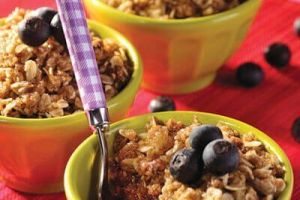 Crocante de manzana con moras azules