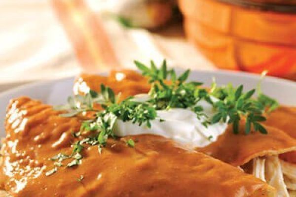 Enfrijoladas con guajillo