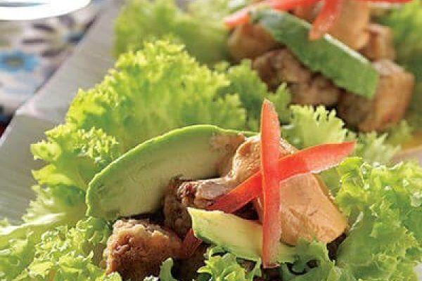 Carnitas de atún con mayonesa de chipotle