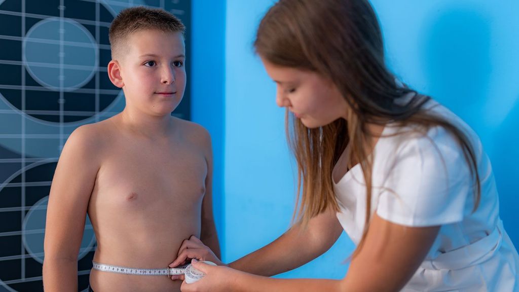 10 Consejos prácticos para ayudar a un niño con sobrepeso