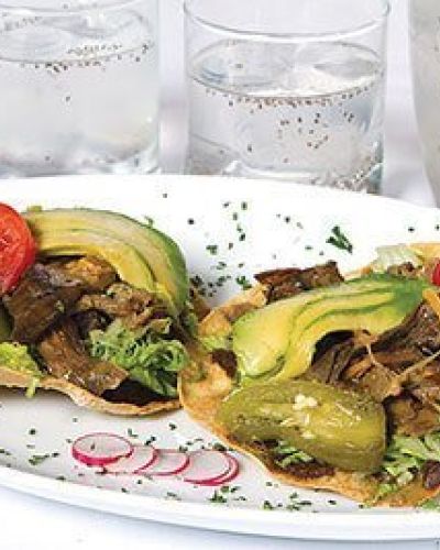 Tostadas de escabeche con hongos