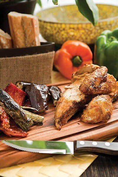 Pollo asado y verduras al grill