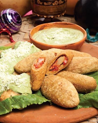 Molotes de papa con chorizo