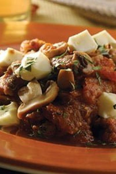 Chicharrón en salsa roja