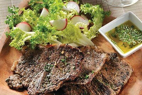 Carne asada con salsa de cilantro